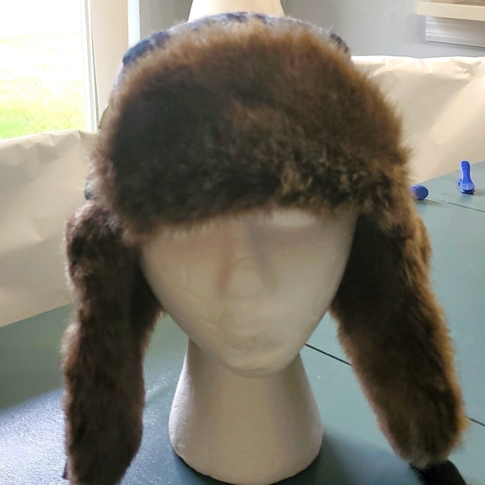 Winter‎ faux fur hat gray plaid. By Elanblanc .Com. excellent condition. …